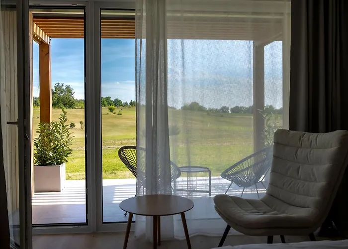 Binowo Park Golf Garden * Stare Czarnowo